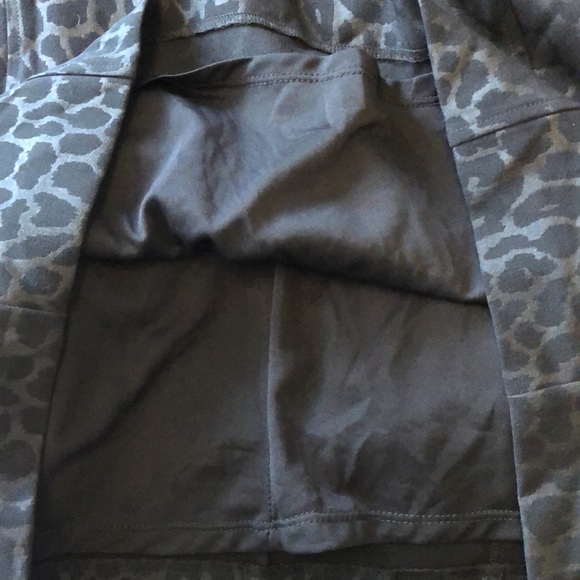 Evan-Picone Black Leopard Sheath Dress Structured Lined Buckle Detail LBD 12 NEW - Picture 11 of 14